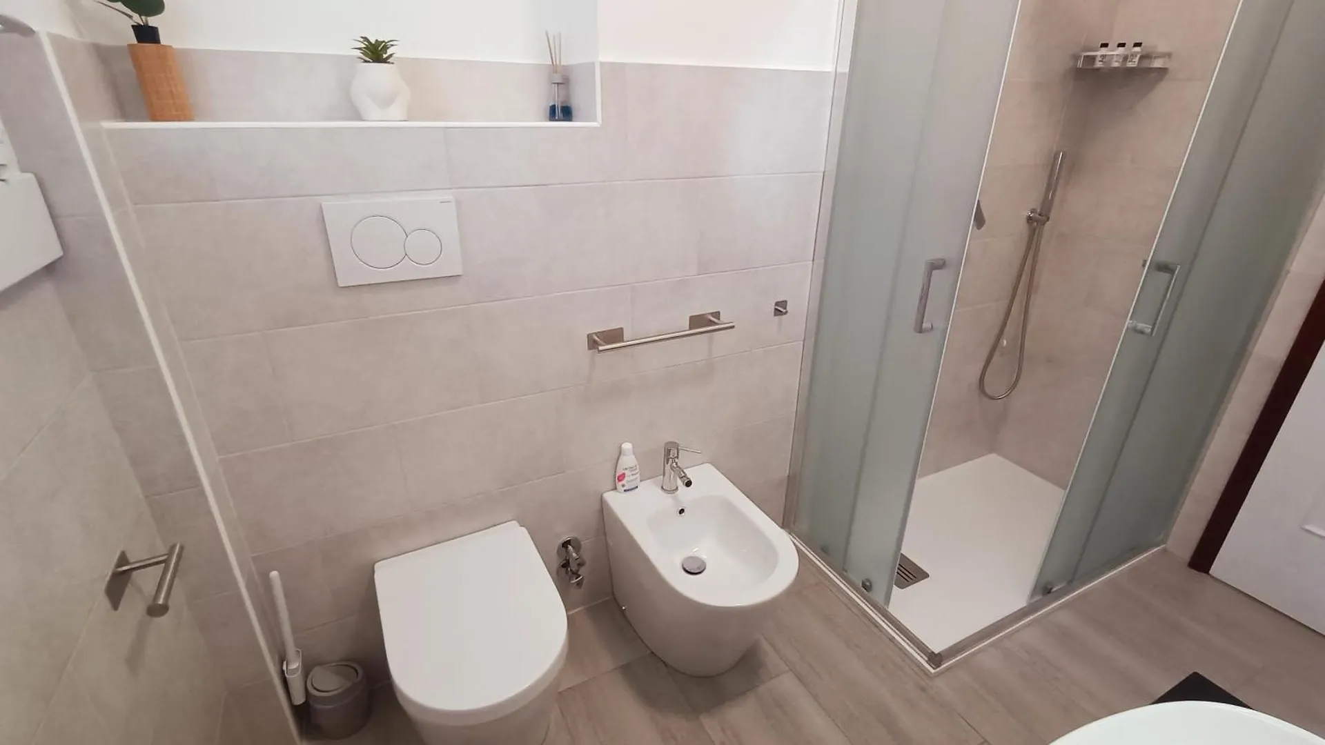 My Bergamo Pool Apartment Bonate Sotto 0*,